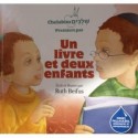 Un livre et deux enfants